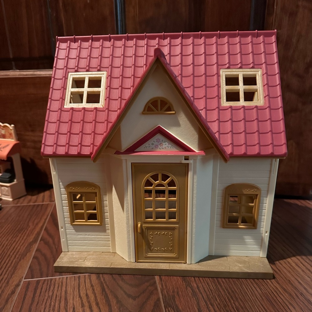 Calico Critters Red Roof Cozy Cottage with accessories